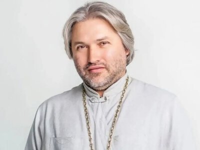 Рок, дреды и скандалы: как живет и во что верит нетипичный священник Украины Александр Дедюхин