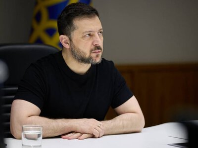Зеленский предложил Франции помощь в тушении пожаров