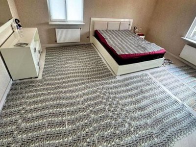 Спальня с пакетами долларов: в Харькове нейтрализовали преступную группу врачей, торговавших инвалидностью