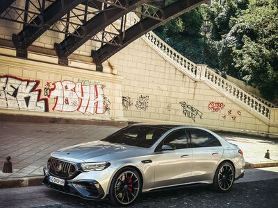 700 сил и 3,6 с до сотни: в Украине появился новейший заряженный седан Brabus (фото)
