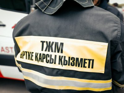  Пламя охватило складские помещения в Алматы 
