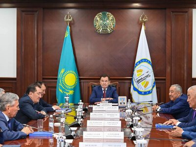 Ветерана строительной отрасли поздравили с юбилеем