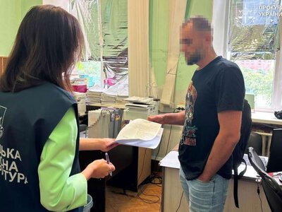 В прифронтовом Славянске адвоката и его сожительницу подозревают в торговле психотропами
