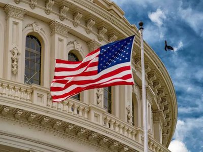 США ввели новые санкции против сети, связанной с иранской авиакомпанией Mahan Air и КСИР