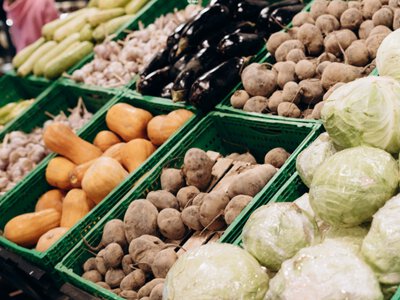  За неделю в Казахстане подешевели картофель, помидоры и яблоки 