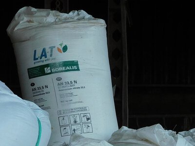 Чому «більше добрив» майже завжди означає гірший урожай