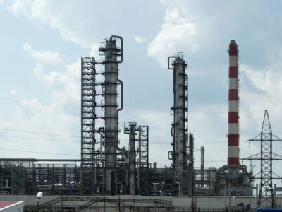 Один из крупнейших НПЗ России остановил переработку нефти после атаки дрона