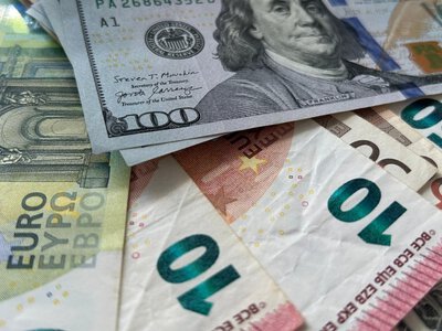 Курс валют на 1-2 августа 2026: сколько стоит доллар, евро и злотый?