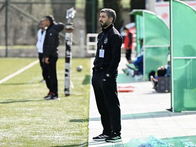 Köhnə iş yerinə qayıdan baş məşqçi kimləri özünə köməkçi götürdü?
