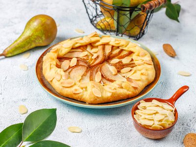 Перевернутый пирог с грушами и карамелью: как приготовить дома