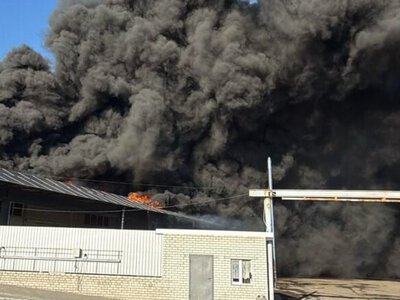 Оккупанты нанесли удар по Павлограду: загорелся торговый комплекс, есть тяжелораненые
