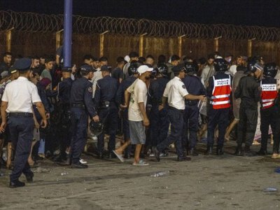 В Іспанії заявляють, що майже всі нелегальні мігранти повернулися з Сеути до Марокко