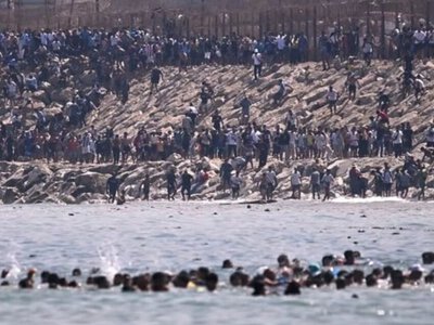  Страны ЕС призвали к срочному ответу из-за миграционного кризиса в Сеуте 