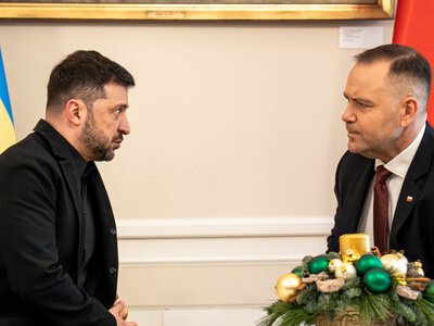 Пытается извлечь больше выгоды: почему Польша затягивает с передачей самолетов Украине