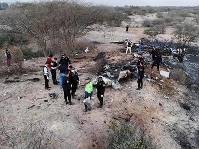  Самолет с туристами разбился в Перу: погибли все 13 человек на борту 