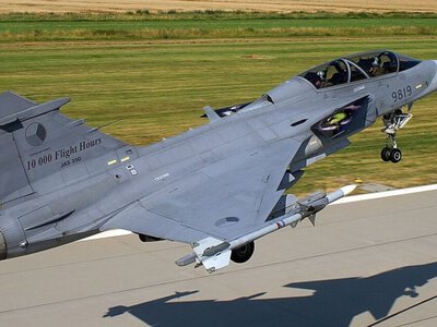 После F-16 и Mirage: Зеленский объявил о появлении в Украине истребителей Gripen