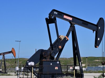 Цены на нефть резко падают на фоне оптимизма по возобновлению переговоров на Ближнем Востоке