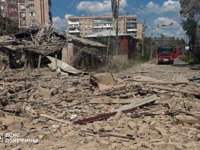 Спасатели показали последствия обстрела Славянска