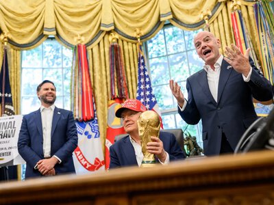 УЕФА угрожает судом президенту ФИФА Инфантино и брату зятю Трампу Кушнеру: что известно — СМИ