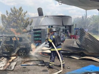В Днепропетровской области после атаки рф на АЗС вспыхнул пожар: трое погибших, среди них — ребенок