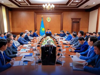 АППАРАТ ОТЫРЫСЫ: ӨЗЕКТІ МӘСЕЛЕЛЕР ҚАРАЛДЫ