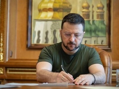 Зеленский уволил послов Украины в шести странах