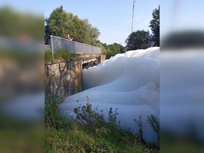 В Подмосковье отравлена река после пожара на складах: попадет ли гнилая вода в Украину