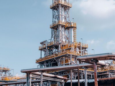 Нефтяная отрасль России пошатнулась: объемы переработки упали до минимума за 24 года