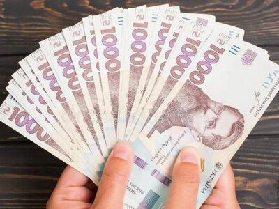 Жителям восьми областей выплатят по 20 тысяч гривен: как оформить помощь