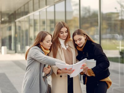 Почему стоит знакомиться с соседями по подъезду: преимущества, о которых вы не задумывались