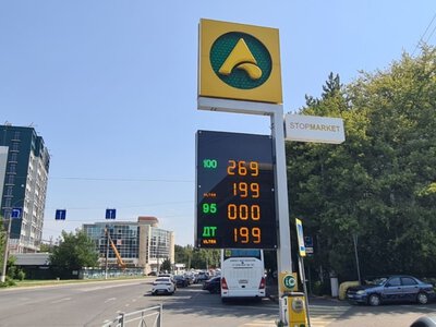 На АЗС топливных компаний ТЭС и ATAN пропал бензин А92 после обещания Аксенова