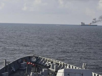  Индийское судно затонуло после атаки в Красном море 