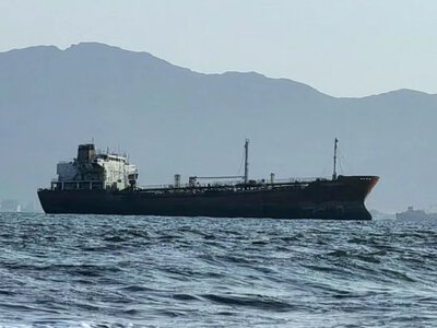 Судно Shell затонуло у берегов Йемена после попадания снаряда