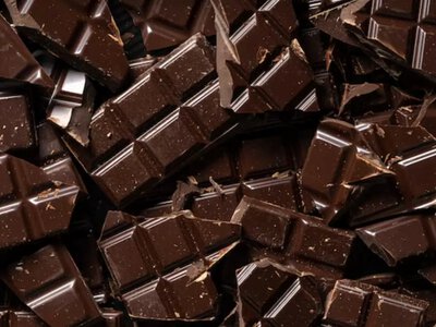 Как отличить настоящий шоколад от подделки: 5 простых способов проверить качество