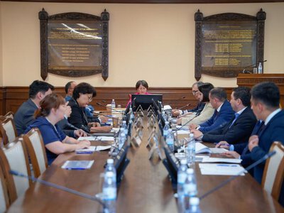 СОСТОЯЛОСЬ ЗАСЕДАНИЕ РЕСПУБЛИКАНСКОЙ КОМИССИИ ПО ПРИСУЖДЕНИЮ ОБРАЗОВАТЕЛЬНЫХ ГРАНТОВ