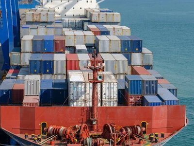 Российские удары по портам давят на гривну: чего ждать от валютного рынка