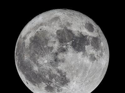 Что увидели ученые, когда неуправляемая ракета SpaceX врезалась в Луну (фото)