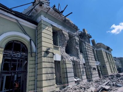Оккупанты нанесли удар по железнодорожной станции в Лозовой: погибли два человека, есть тяжелораненые