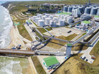 Крупнейший в РФ терминал по перевалке пищевых грузов остановил работу после атаки дронов