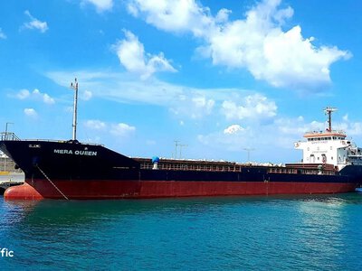 Россия снова атаковала гражданское судно с украинской пшеницей в Черном море: есть погибший и раненые
