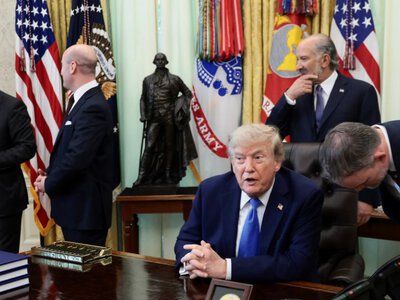  Трамп подписал новые указы об ограничении гражданства по рождению в США 