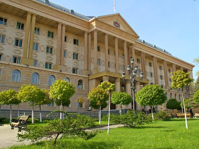 Суд в Тбилиси арестовал двух несовершеннолетних по делу о смертельном избиении учителя