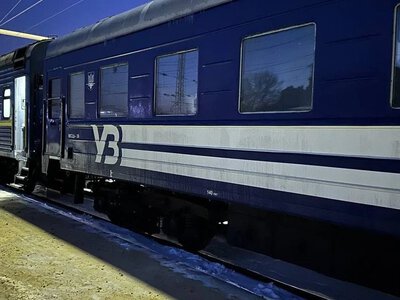 Из-за обстрелов Укрзализныця изменила маршруты поездов в нескольких регионах: перечень рейсов
