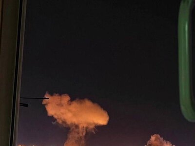 В российском Белгороде прогремели взрывы из-за массированной атаки дронов: детали (фото, видео)