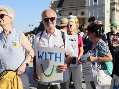 Не будь безразличным: в 22 городах Польши прошли массовые акции в поддержку украинцев (фото) (Видео)