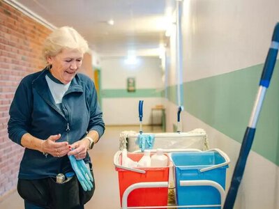 Работающим пенсионерам стоит знать: за что вам обязаны доплачивать