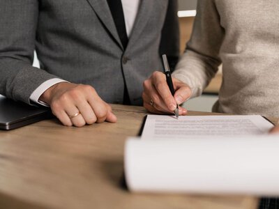 Налог на проданную квартиру все равно начислили: нужно ли его платить