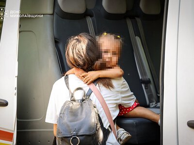 В Николаеве при пожаре в пятиэтажке спасли женщину и ребенка: 16-летний подросток госпитализирован (видео)