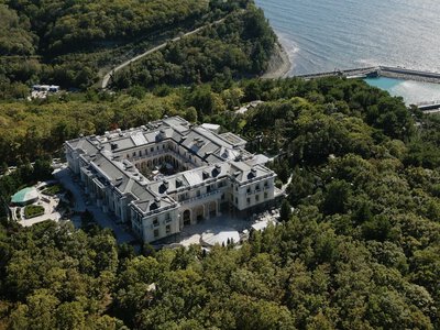 Украинские БПЛА наносят удары по ПВО вблизи дворца Путина: что удалось уничтожить, — СМИ