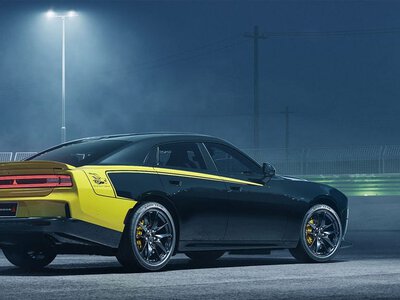 Dodge підготував 600-сильний Charger Super Bee: найпотужніший Sixpack виходить на сцену